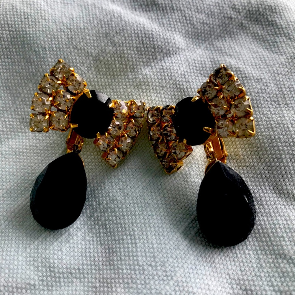 Bow drop earrings